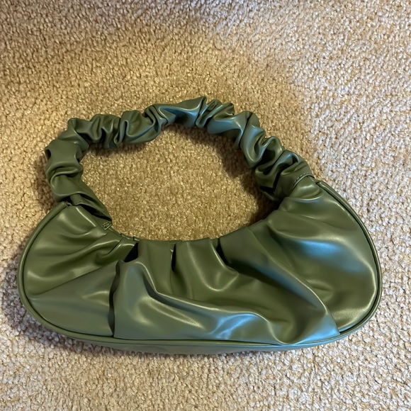 Green purse - Picture 1 of 2